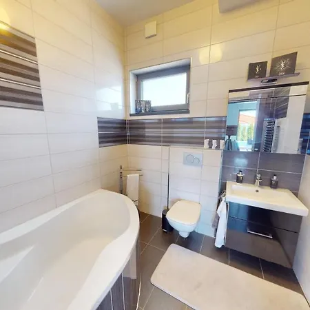 Golf Pool * Sajdikove Humence