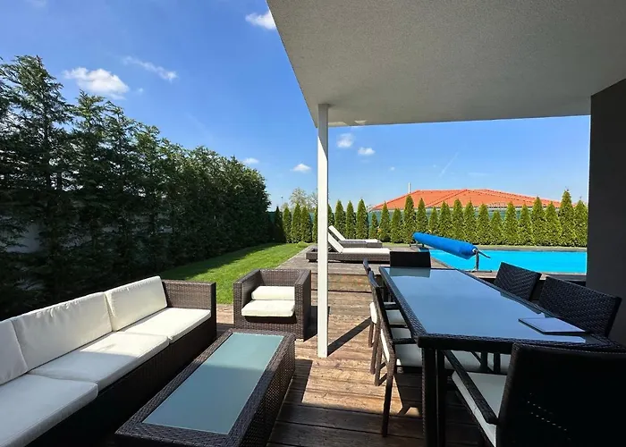 וילה Golf Pool